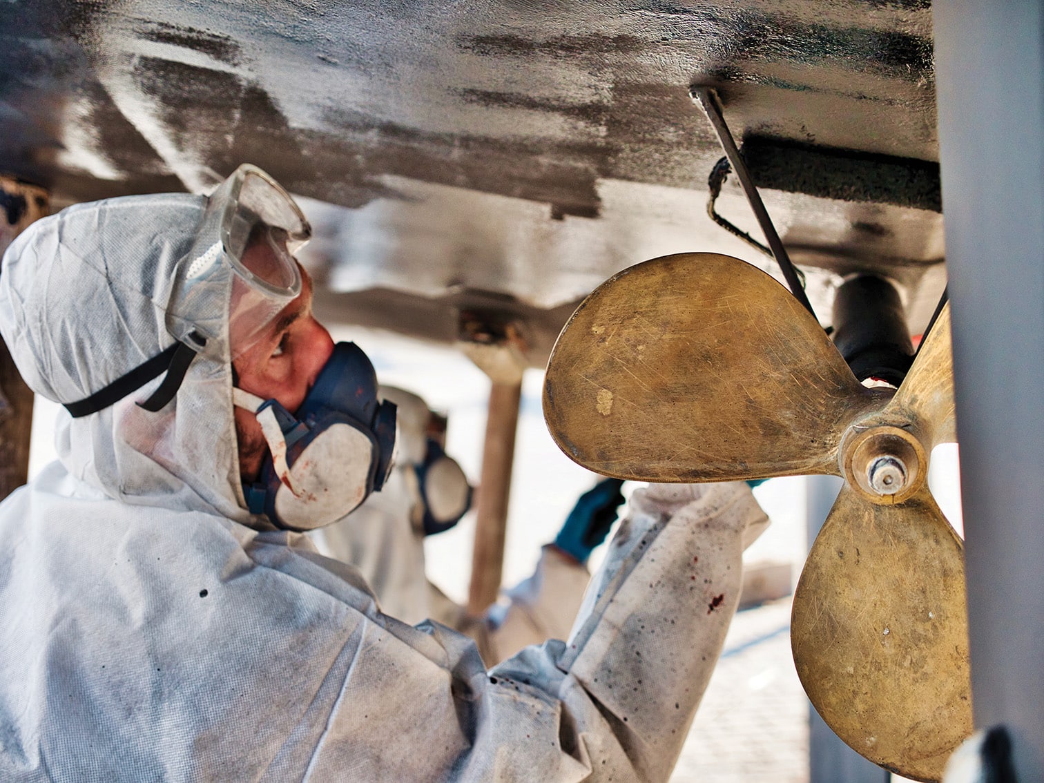 How to properly apply an antifouling on the propeller? Nautix Marine